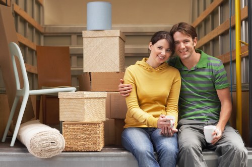 Local moving truck handling apartment and office relocations near Kings Cross