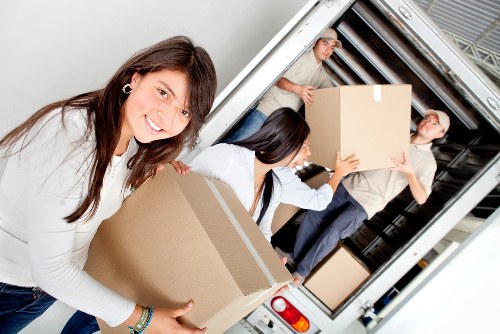 Apartment relocation logistics in Kings Cross with access challenges