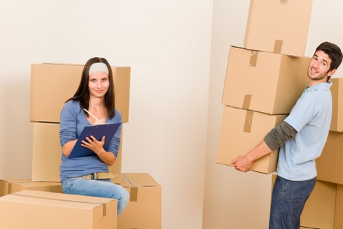 Packing and loading support for a flat move in Kings Cross